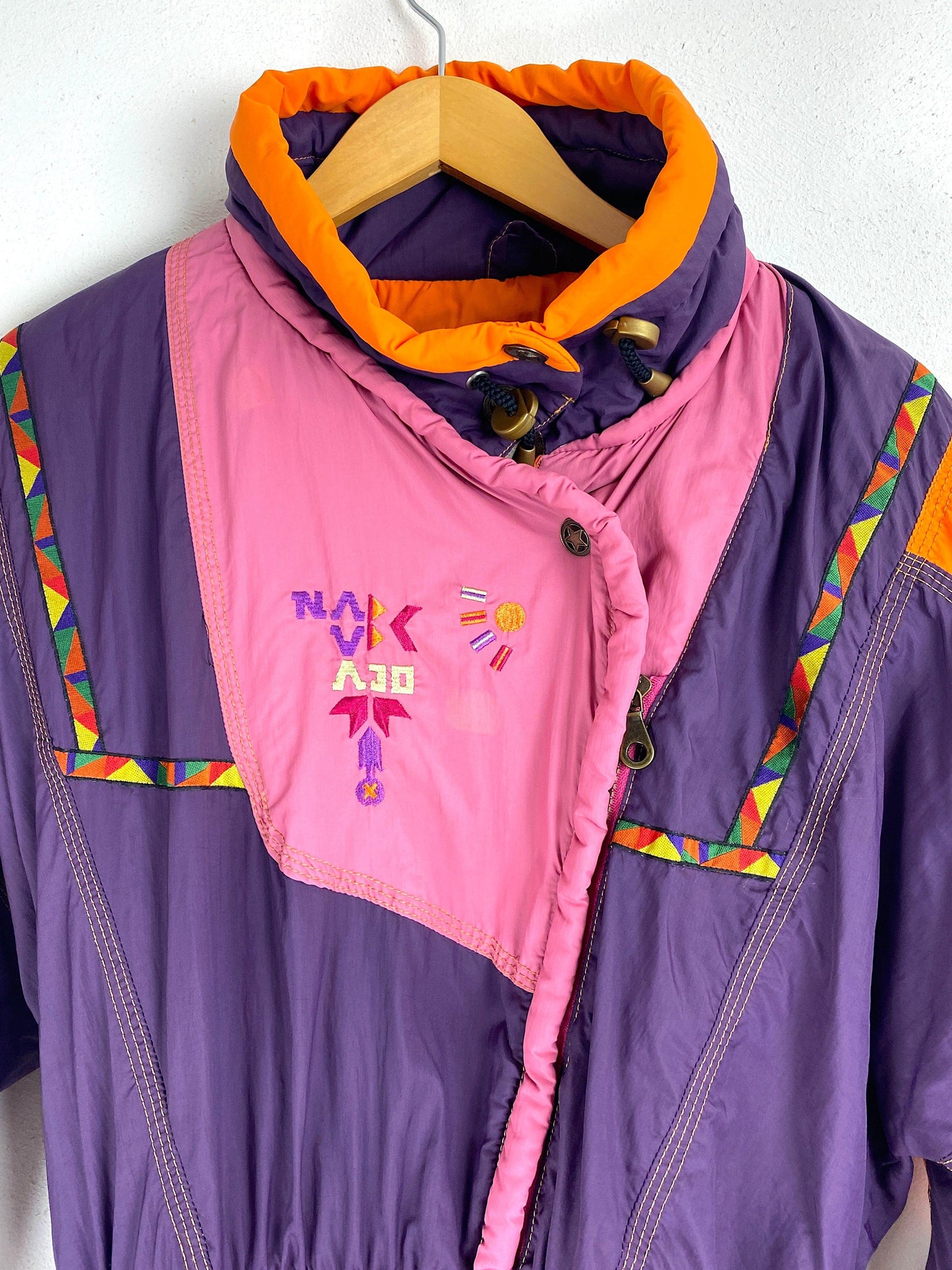 Sports of Sara navajo retro skipak